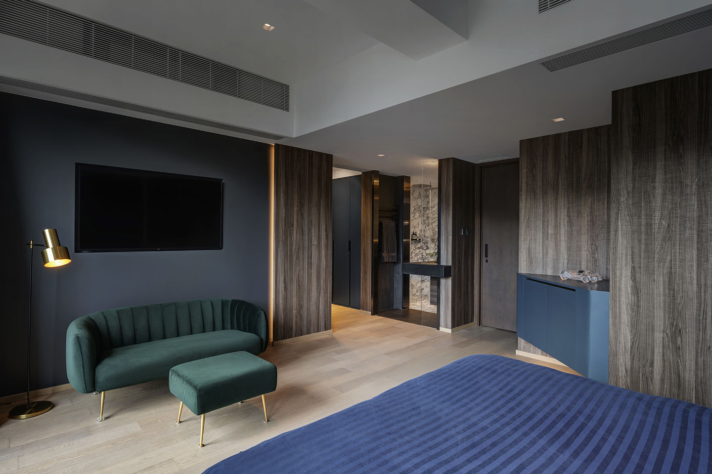 La Vetta - Master Bedroom