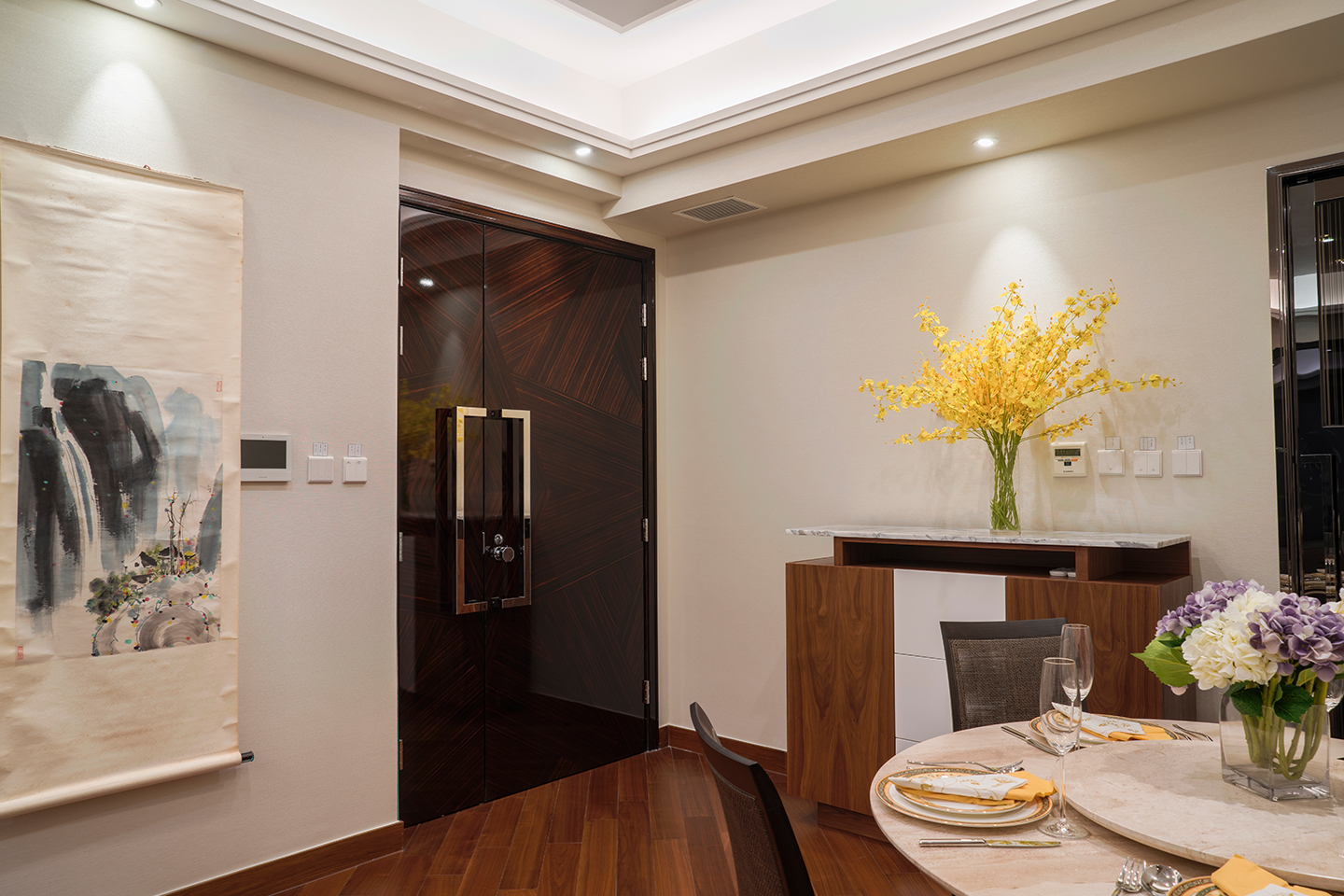 The Ultima - Main Entrance & Dining Room